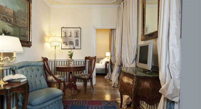 Petit Palais Hotel De Charme Milano Esterno foto